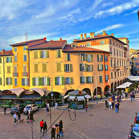 Appartamento Bergamo Centro Piazza Pontida - The Italian Escape Exterior foto