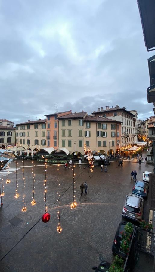 Appartamento Bergamo Centro Piazza Pontida - The Italian Escape Exterior foto