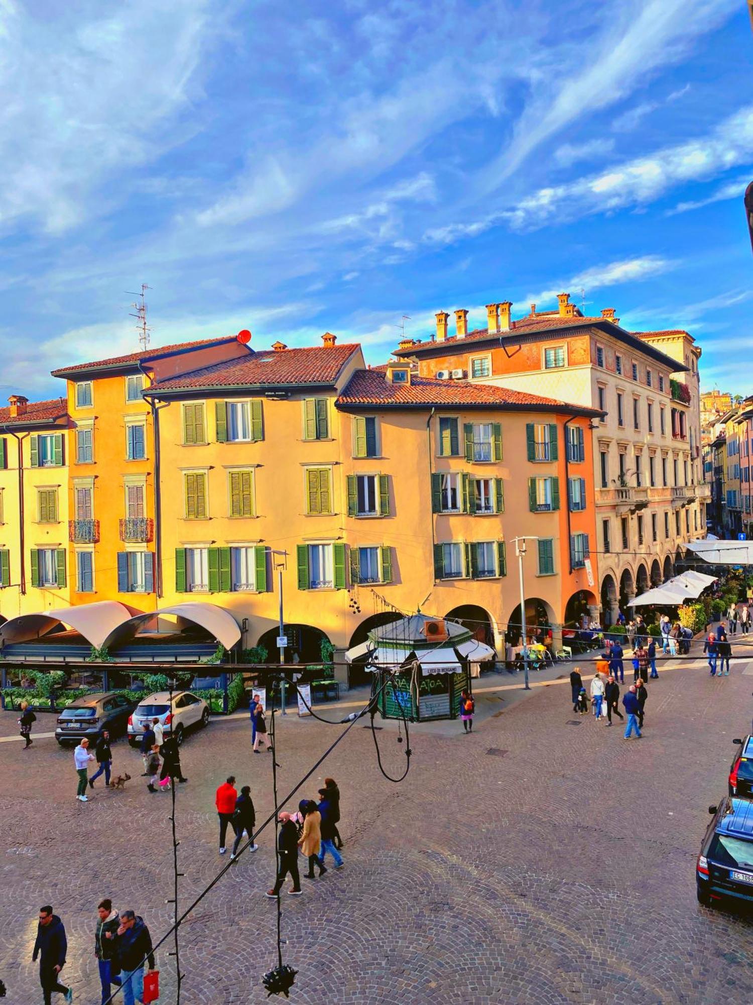 Appartamento Bergamo Centro Piazza Pontida - The Italian Escape Exterior foto